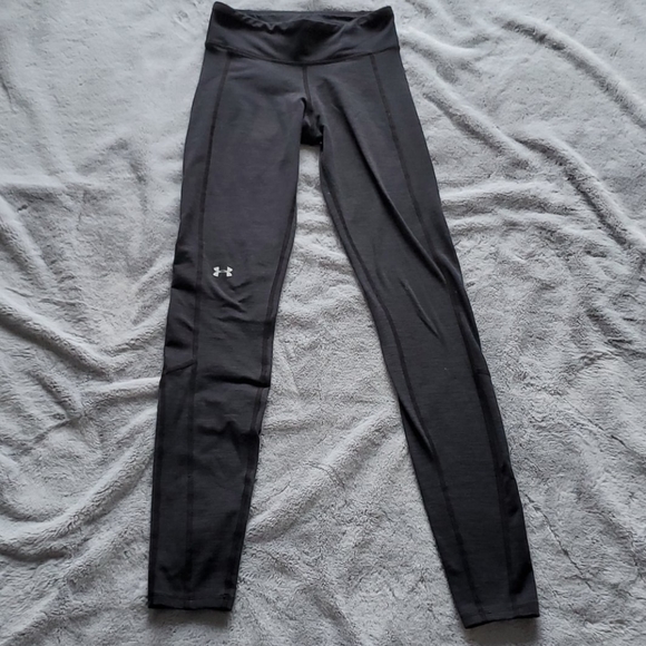 Under Armour Leggings. (A) - Picture 1 of 5